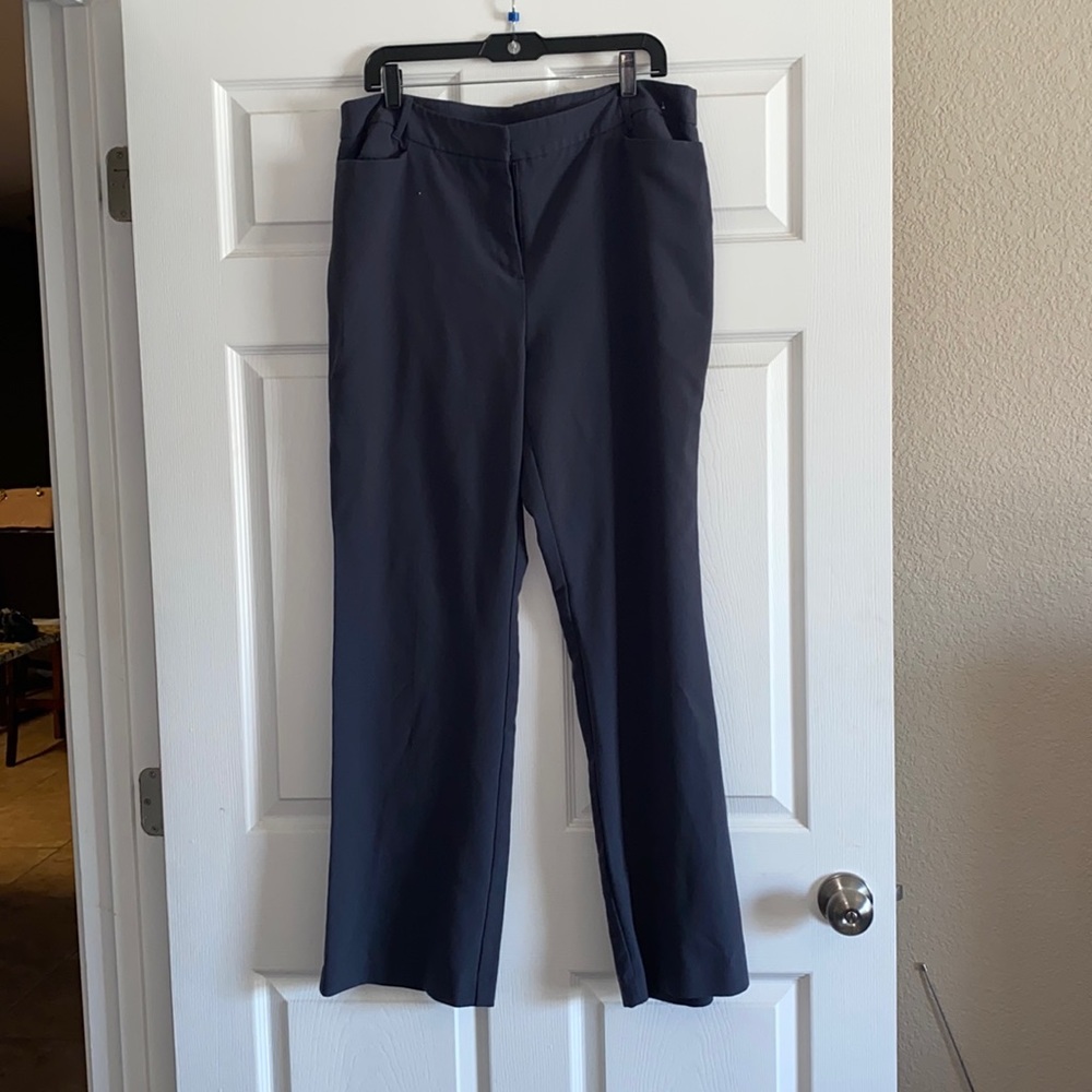 Jaclyn Smith trousers. Size 16.